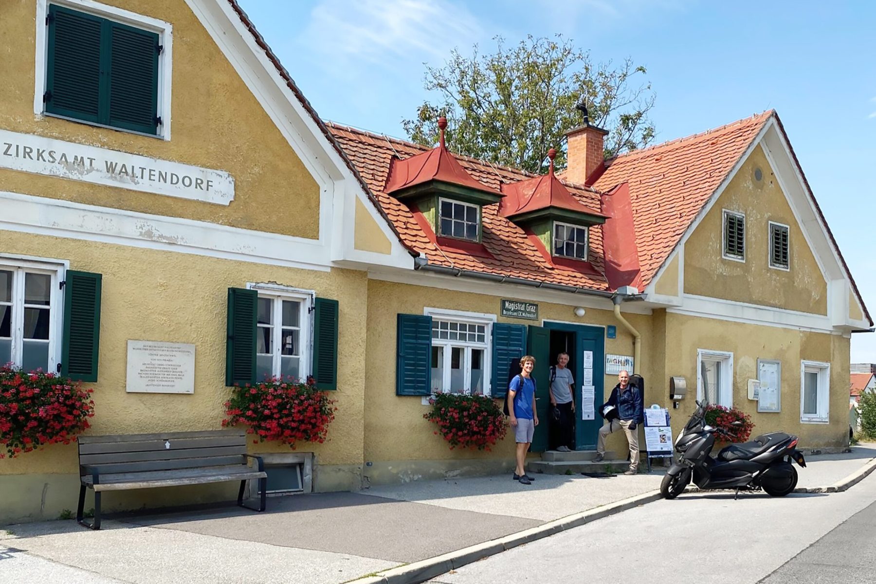 Multi-Generational Walk in Waltendorf, Graz